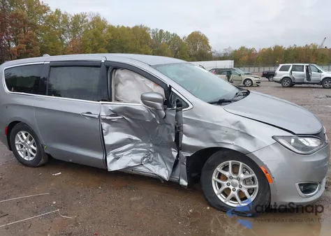 2020 Chrysler Pacifica Touring z USA, uszkodzony, nr VIN 2C4RC1FG9LR232969